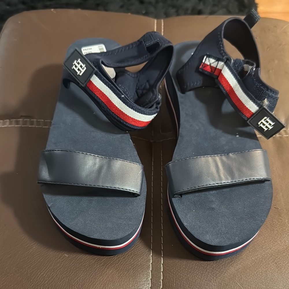 Tommy Hilfiger women’s Navy Sandals